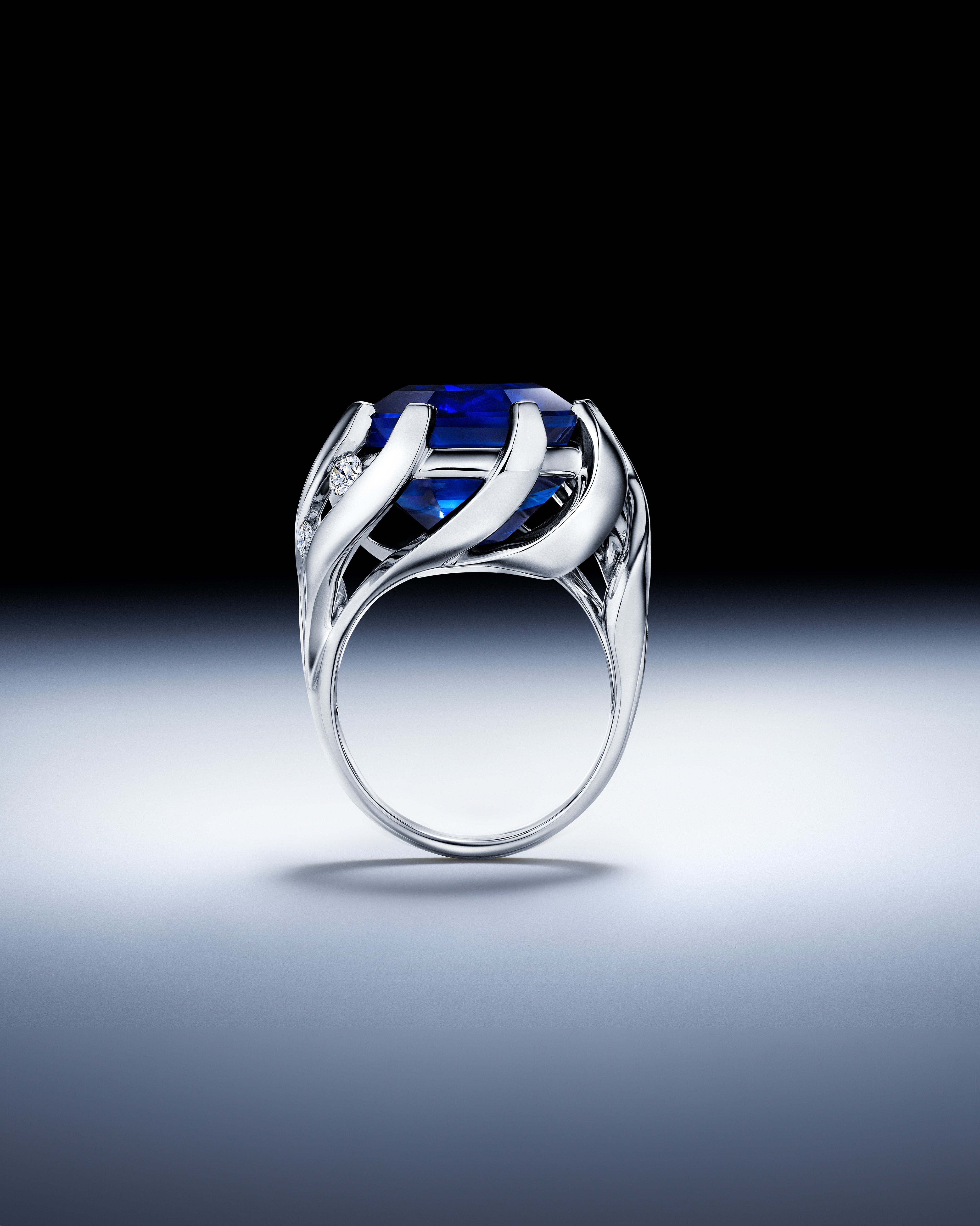 Mistral Ring