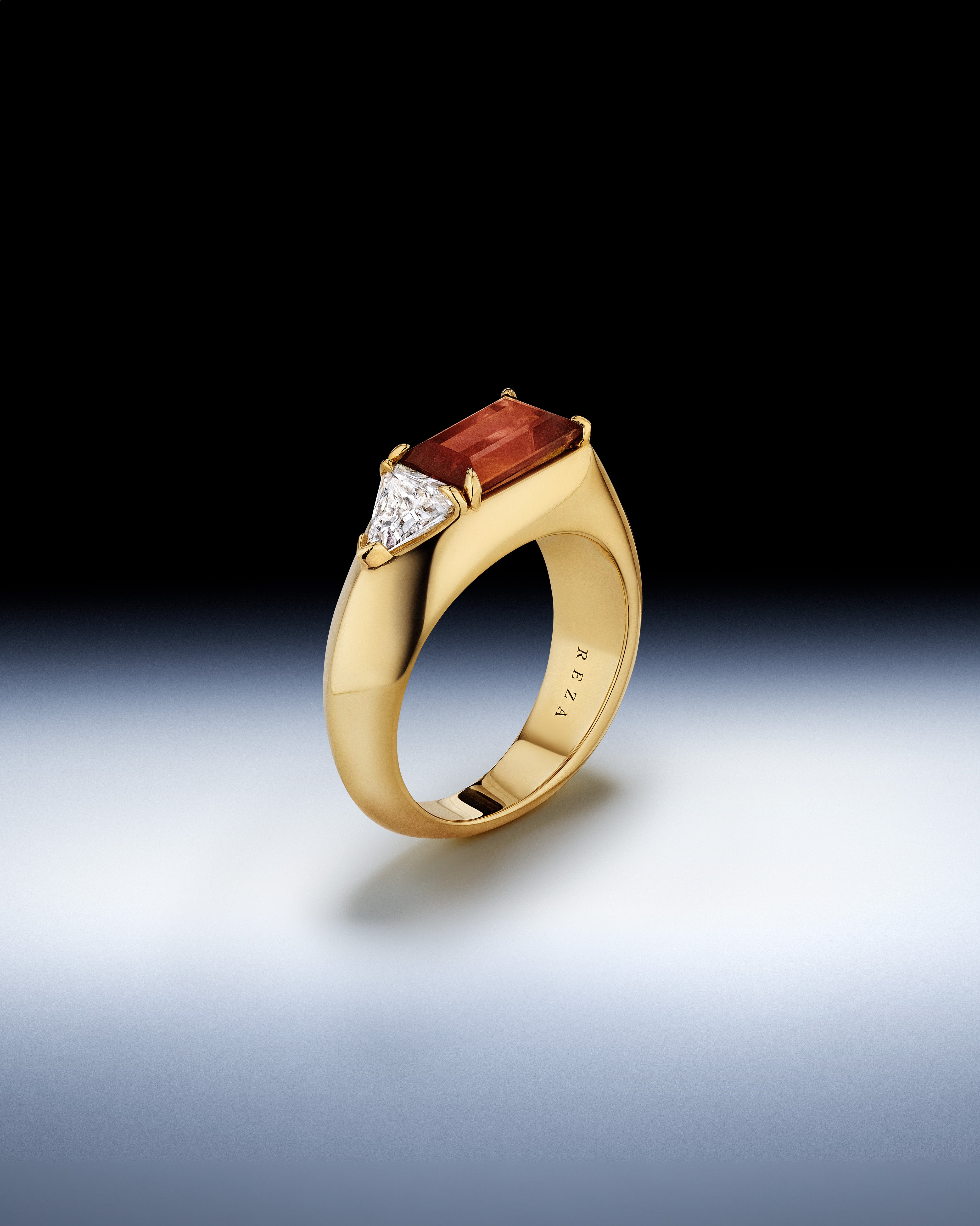 Knifedge Ring