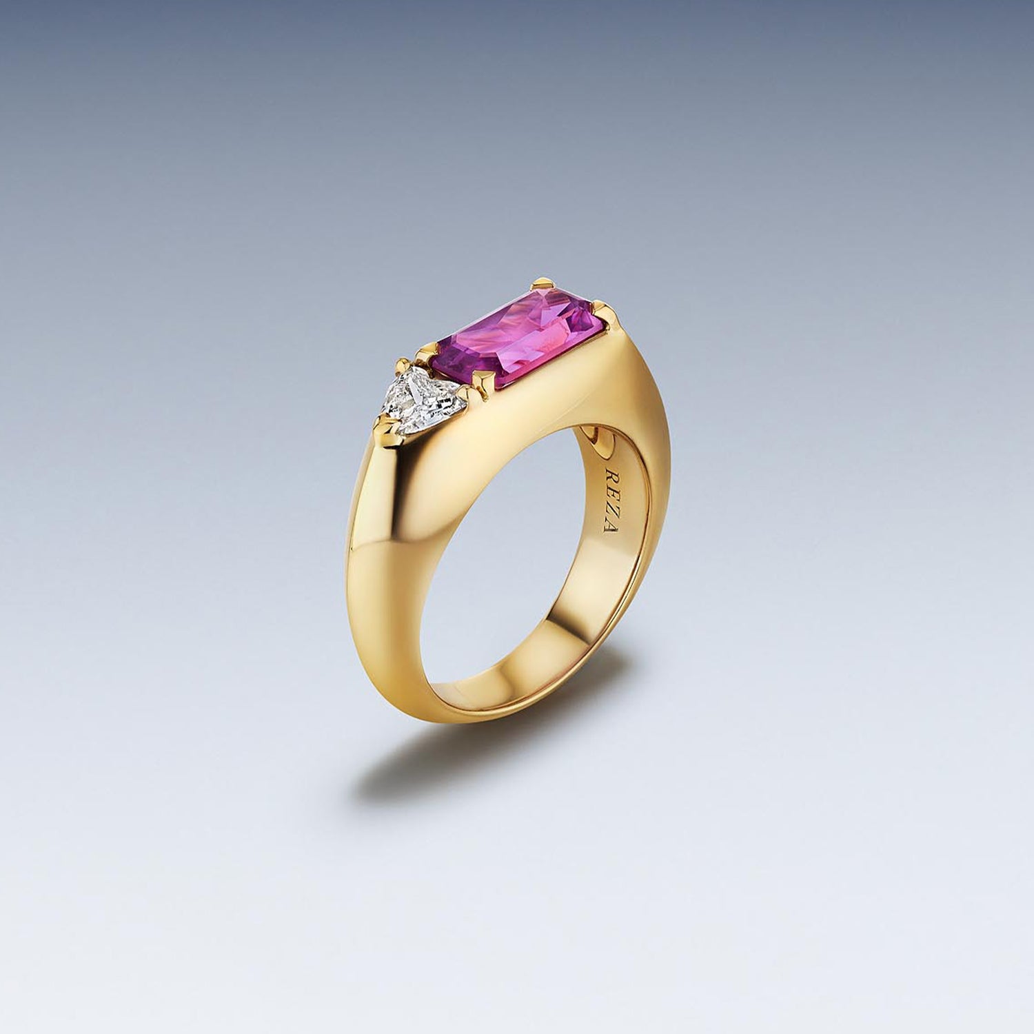Knifedge Ring
