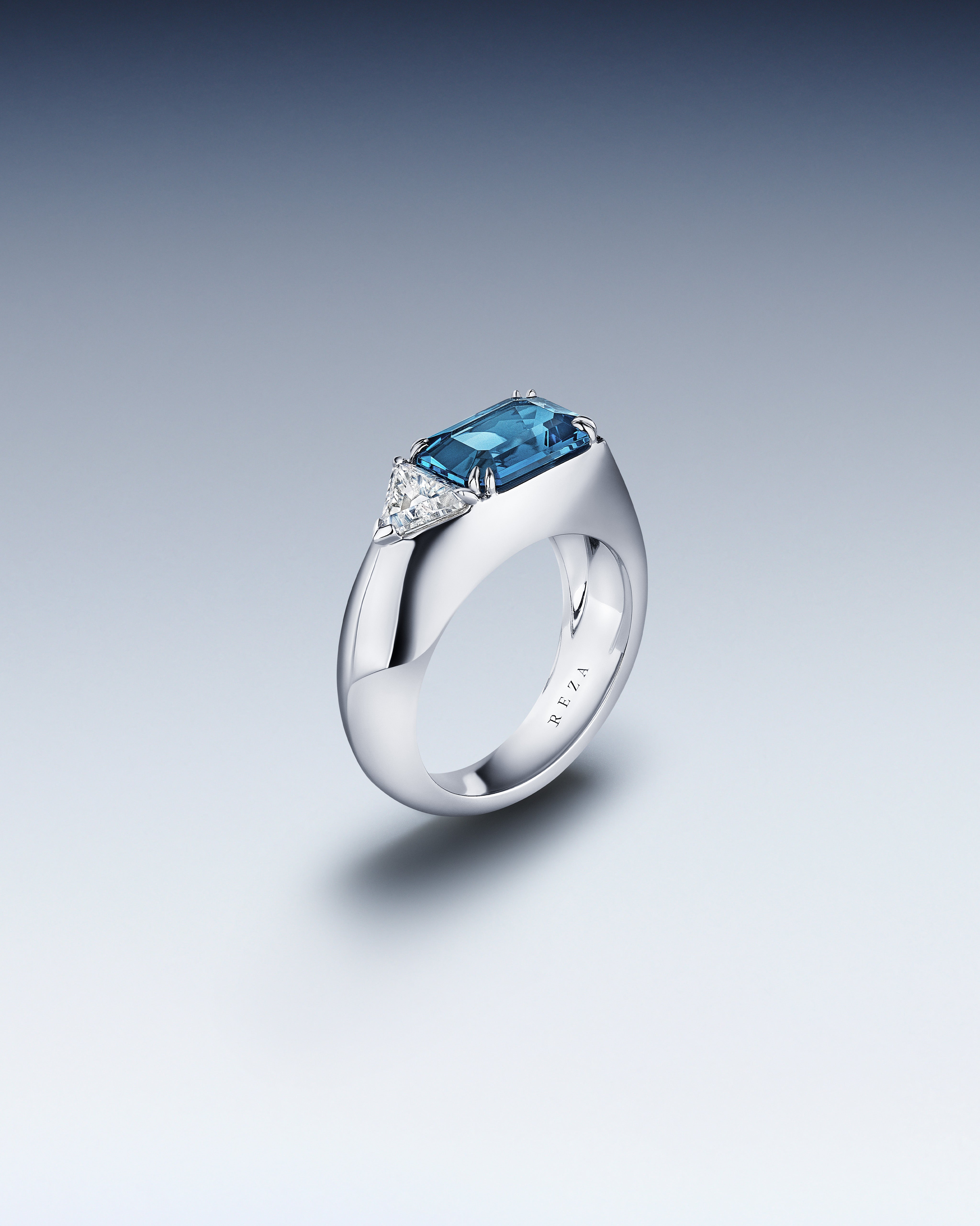 Knifedge Ring