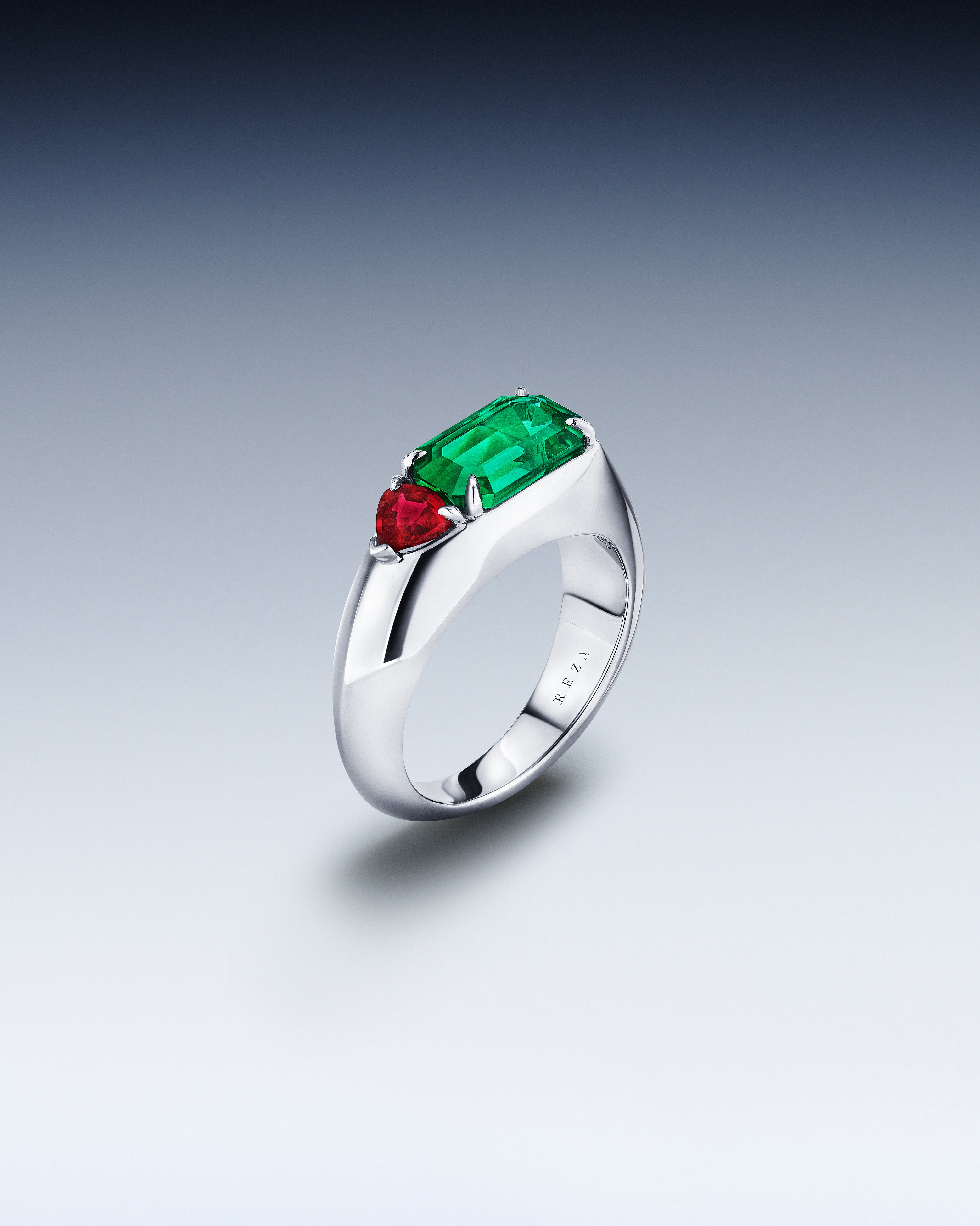 Knifedge Ring