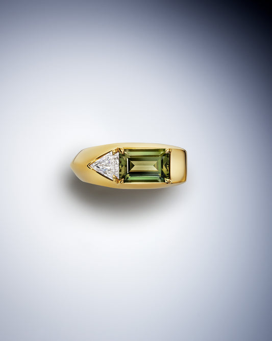 Knifedge Ring