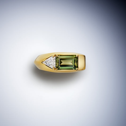 Knifedge Ring
