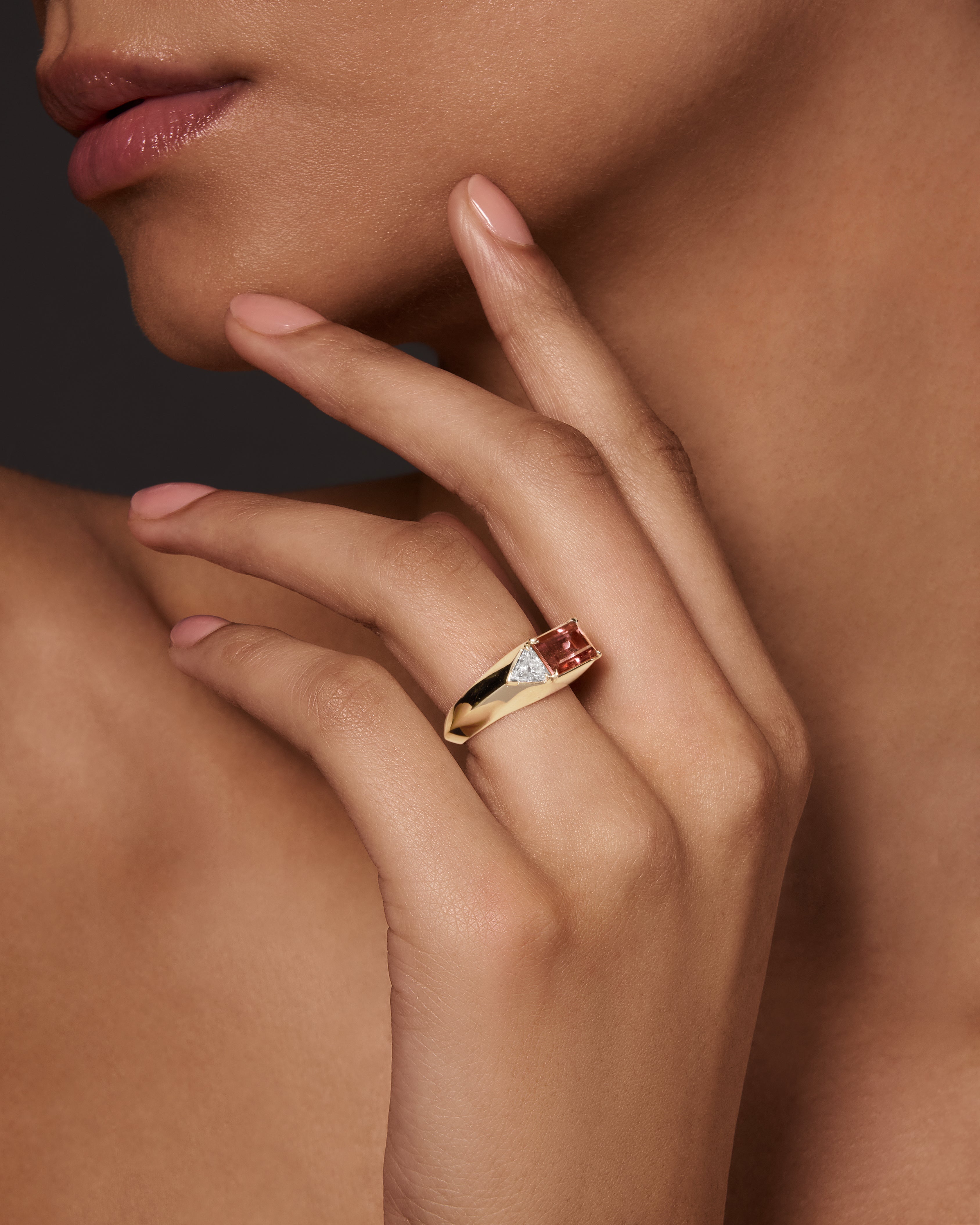 Knifedge Ring