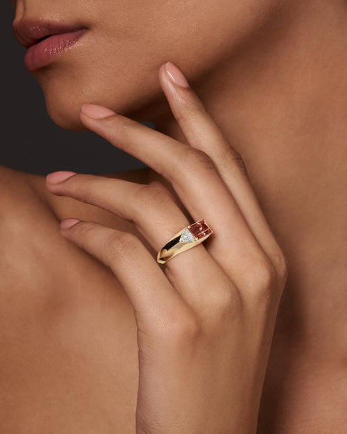 Knifedge Ring