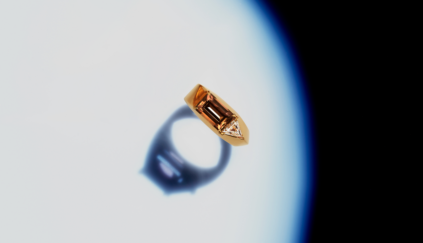 Knifedge Ring